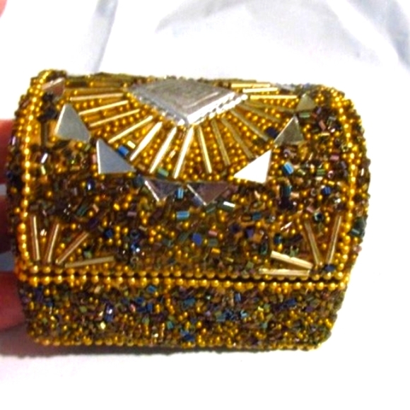 Handmade Multi color Jeweled & Seed Beads Beaded Trinket Box (3.5"x2"x2") - Picture 3 of 6